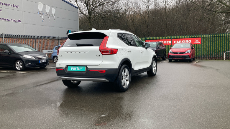 Volvo Xc40 2.0 T4 Momentum Pro 5dr AWD Geartronic Petrol Estate